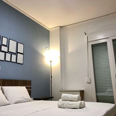 Renovated Minimal Apartment Next To Metro Ateny Zewnętrze zdjęcie