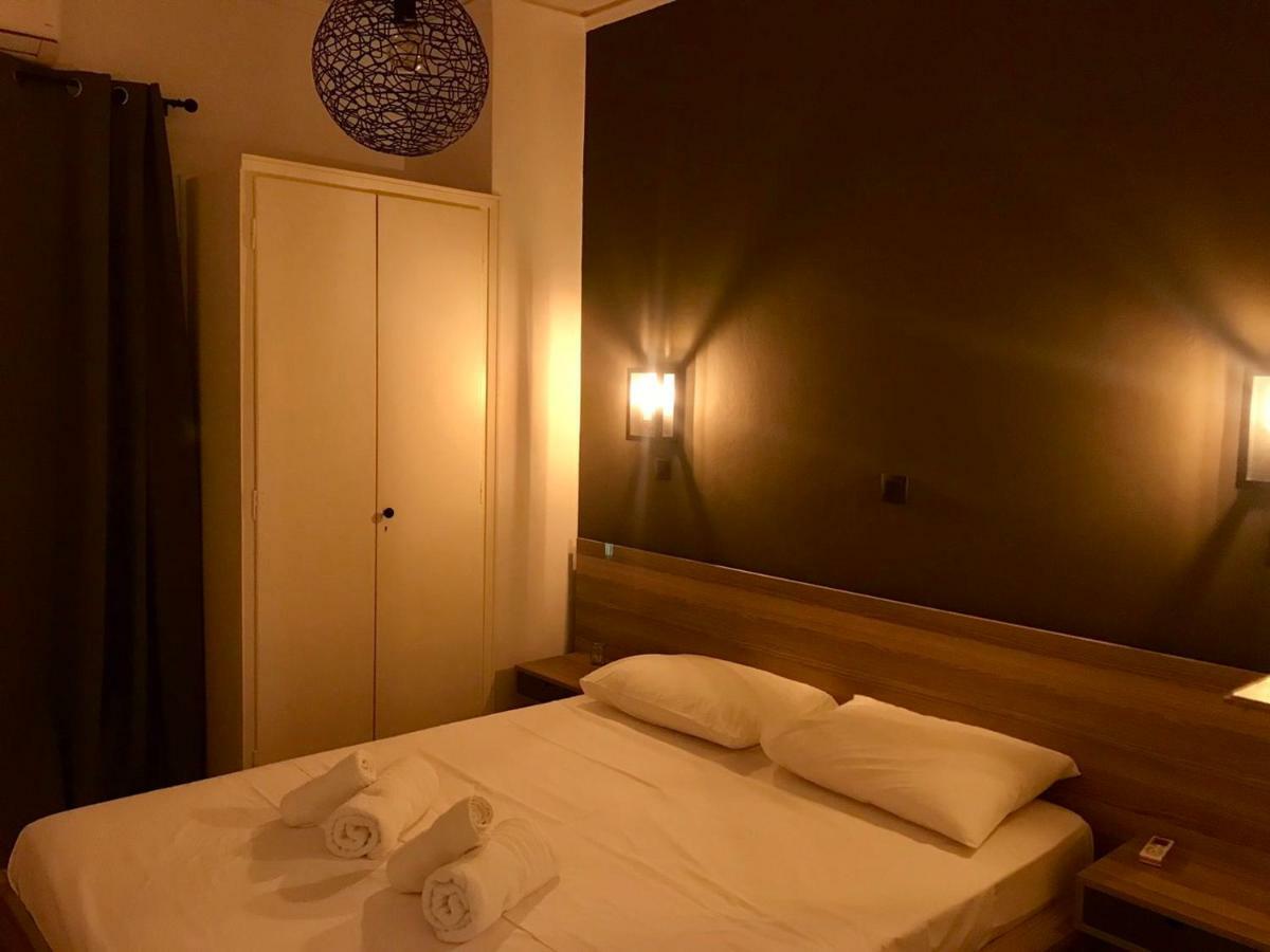 Renovated Minimal Apartment Next To Metro Ateny Zewnętrze zdjęcie