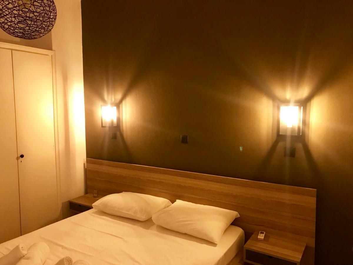 Renovated Minimal Apartment Next To Metro Ateny Zewnętrze zdjęcie