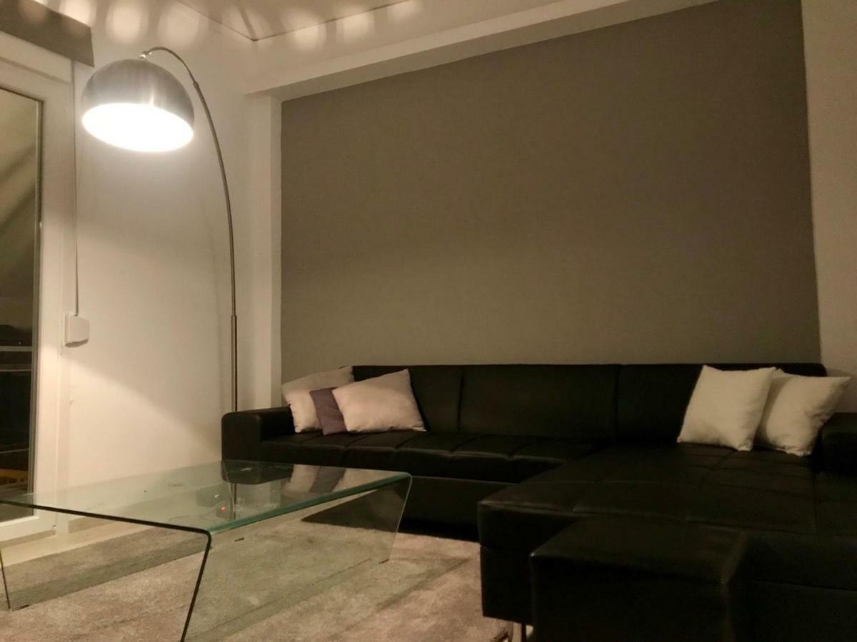 Renovated Minimal Apartment Next To Metro Ateny Zewnętrze zdjęcie