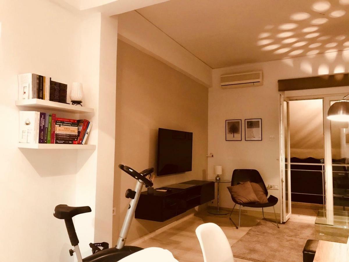 Renovated Minimal Apartment Next To Metro Ateny Zewnętrze zdjęcie