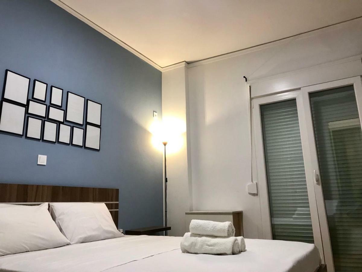 Renovated Minimal Apartment Next To Metro Ateny Zewnętrze zdjęcie
