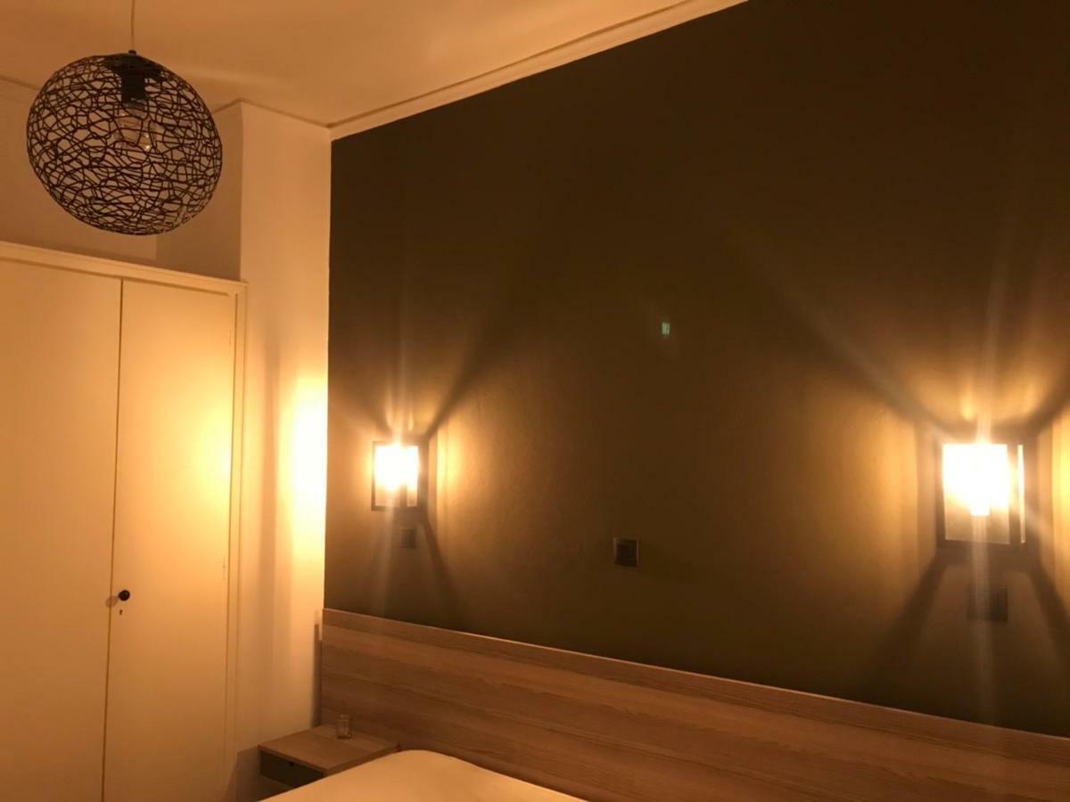 Renovated Minimal Apartment Next To Metro Ateny Zewnętrze zdjęcie