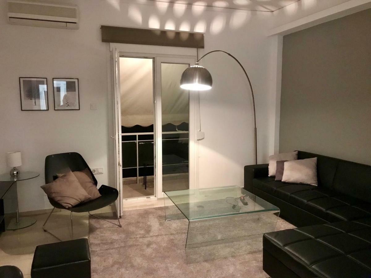 Renovated Minimal Apartment Next To Metro Ateny Zewnętrze zdjęcie