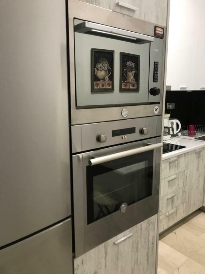 Renovated Minimal Apartment Next To Metro Ateny Zewnętrze zdjęcie