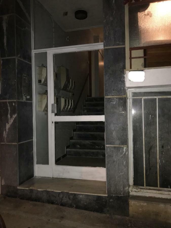 Renovated Minimal Apartment Next To Metro Ateny Zewnętrze zdjęcie