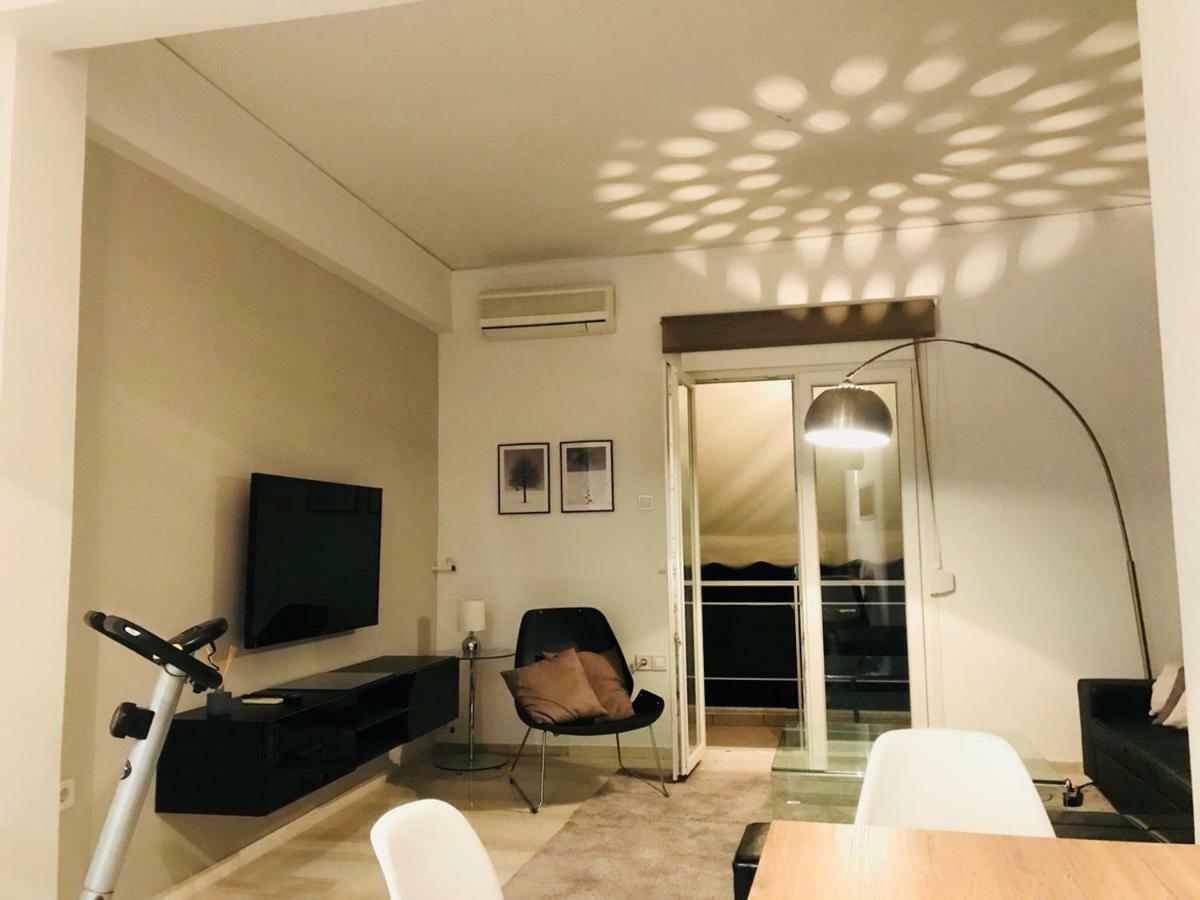 Renovated Minimal Apartment Next To Metro Ateny Zewnętrze zdjęcie